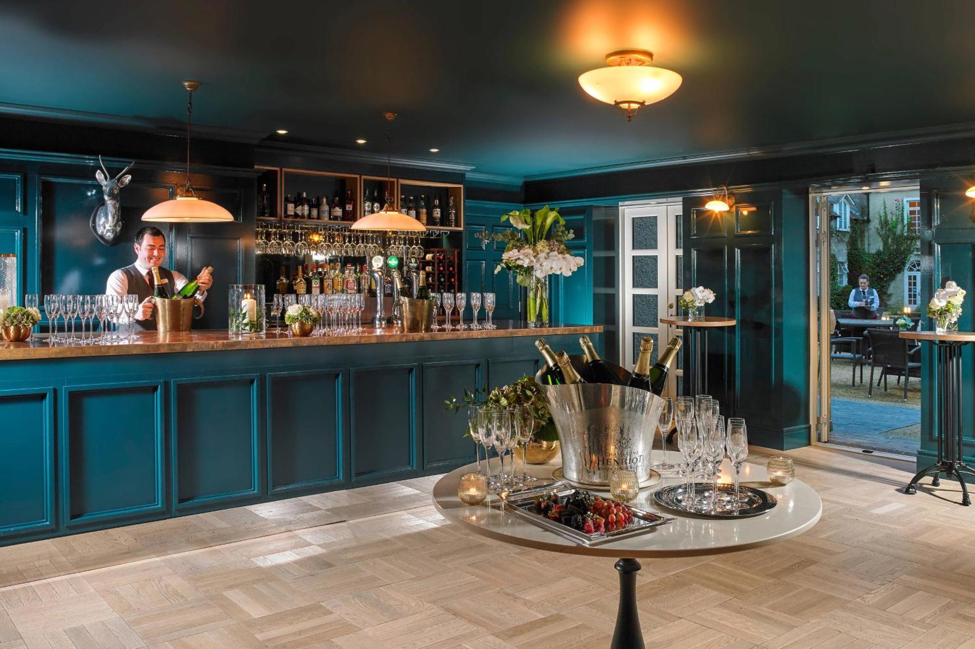 Mount Juliet Estate, Autograph Collection Hotel Thomastown  Buitenkant foto The bar at the 100 Queen's Gate
